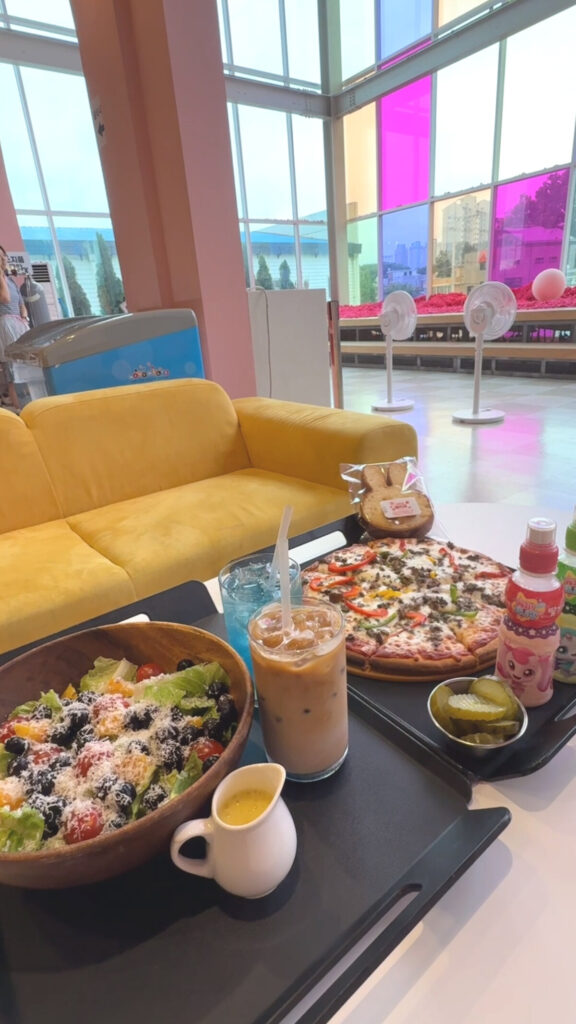 PIZZと食べ物写真